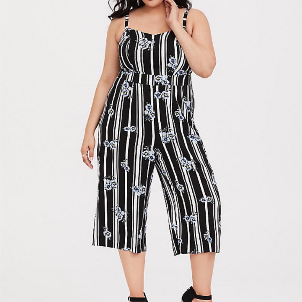 BLACK FLORAL STRIPE CULOTTE JUMPSUIT